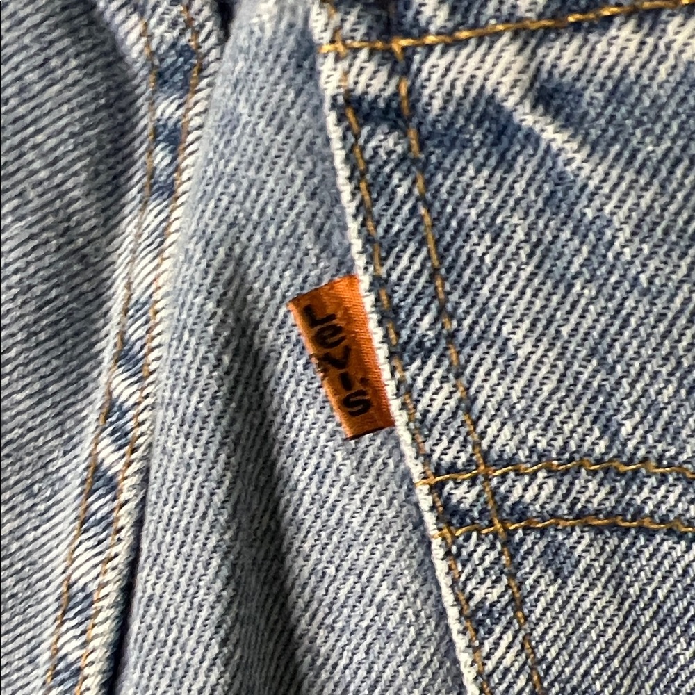 Levi's Classic Light Blue Denim Shorts - Picture 4 of 9